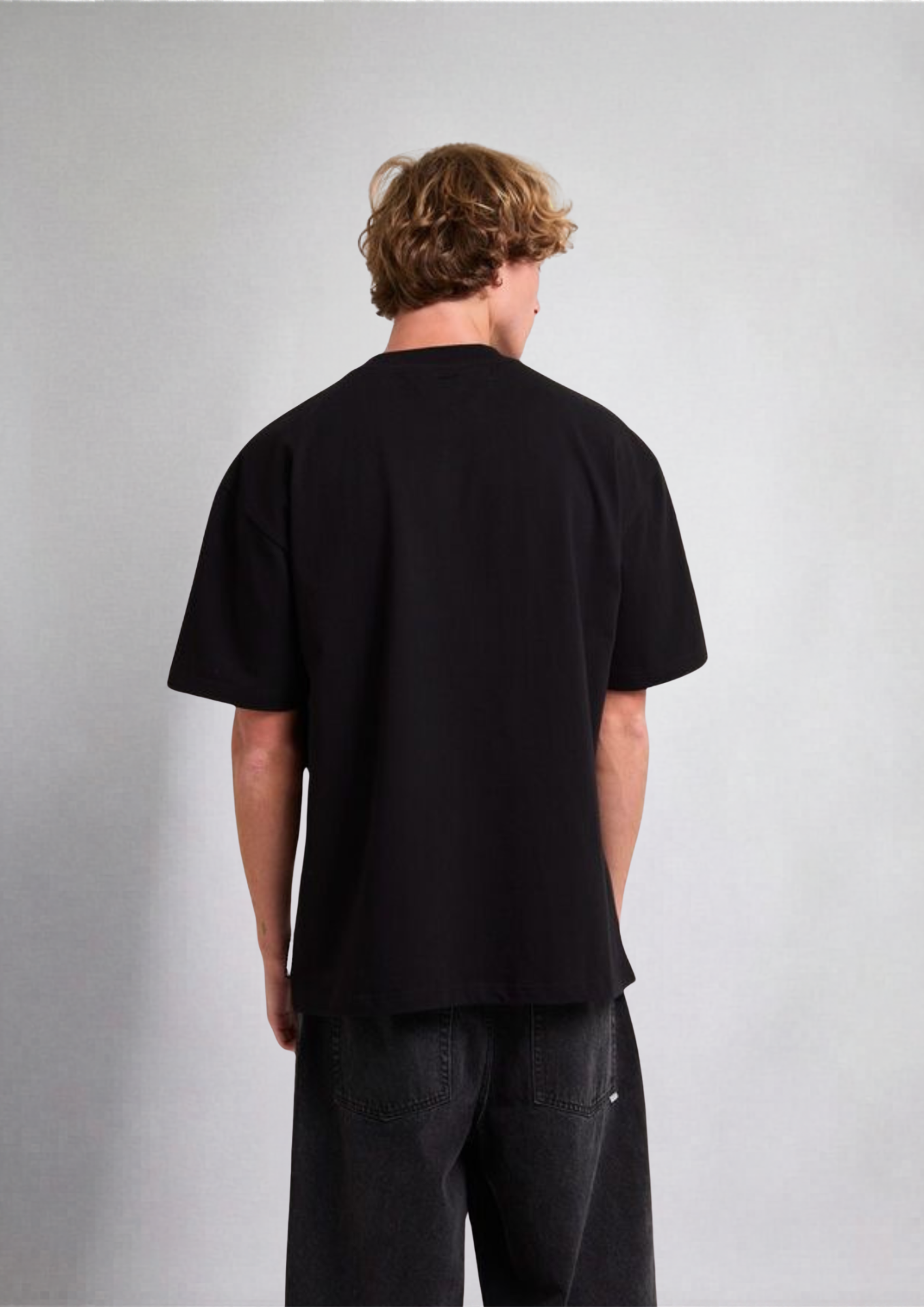 Naruto - Uchiha Icon Oversized Tee